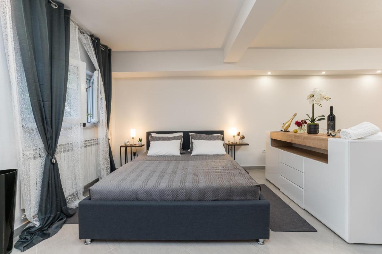 Studio Apartman Mirakul Zadar Exterior foto